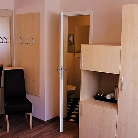 Baum's Rheinhotel فندق 3*