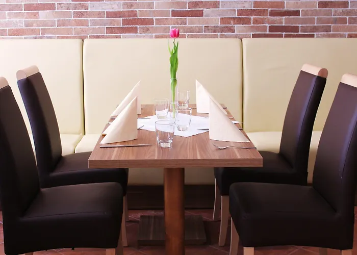 Baum's Rheinhotel מלון