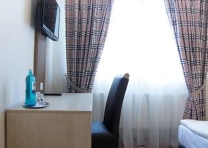 מלון Baum's Rheinhotel באד זלציג